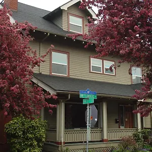 Gasthof International, Portland